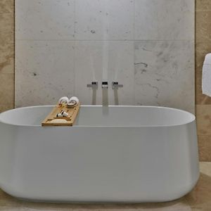 Deluxe Zimmer mit Kingsize-Bett und mit Ozeanblick